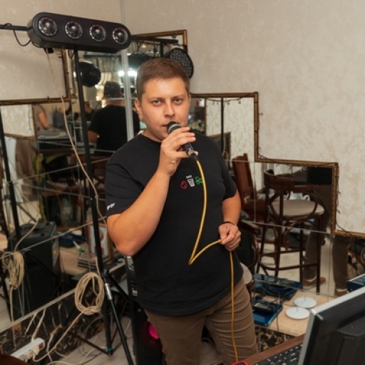 Андрей Ефремов