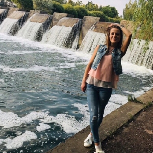 Алёна Хрущева