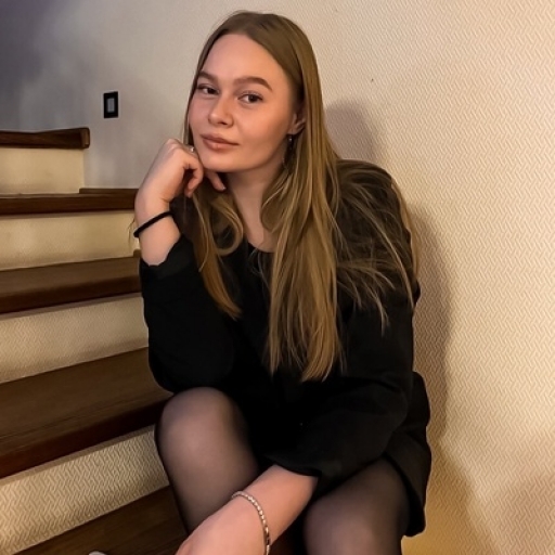 Вика Козлович