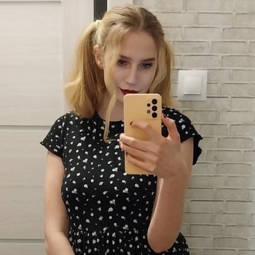 Настя Миронова